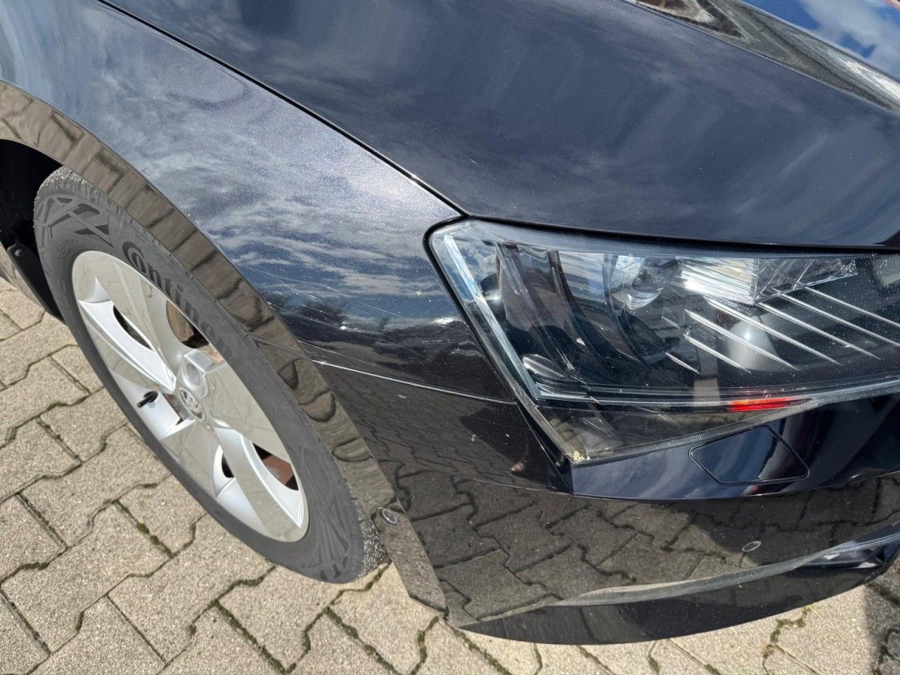 Fahrzeugabbildung SKODA Superb Combi Style 4x4 Panoramadach TDI - Euro6