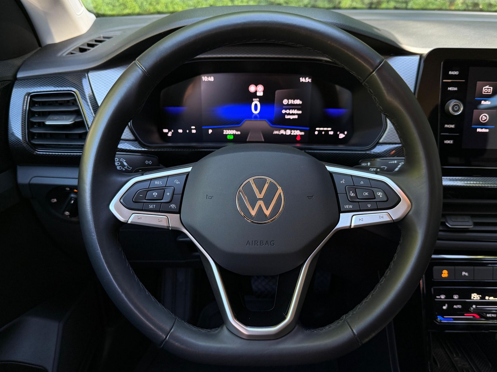 Fahrzeugabbildung Volkswagen T-Cross 1.0 TSI DSG Life LED+KAM+ACC+CARPL+SHZ+