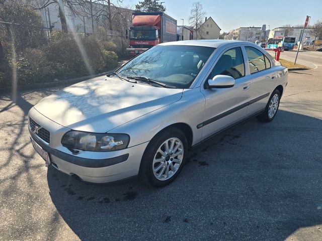 Volvo S60 2.0 T  "orig. 175' km + Schalter"