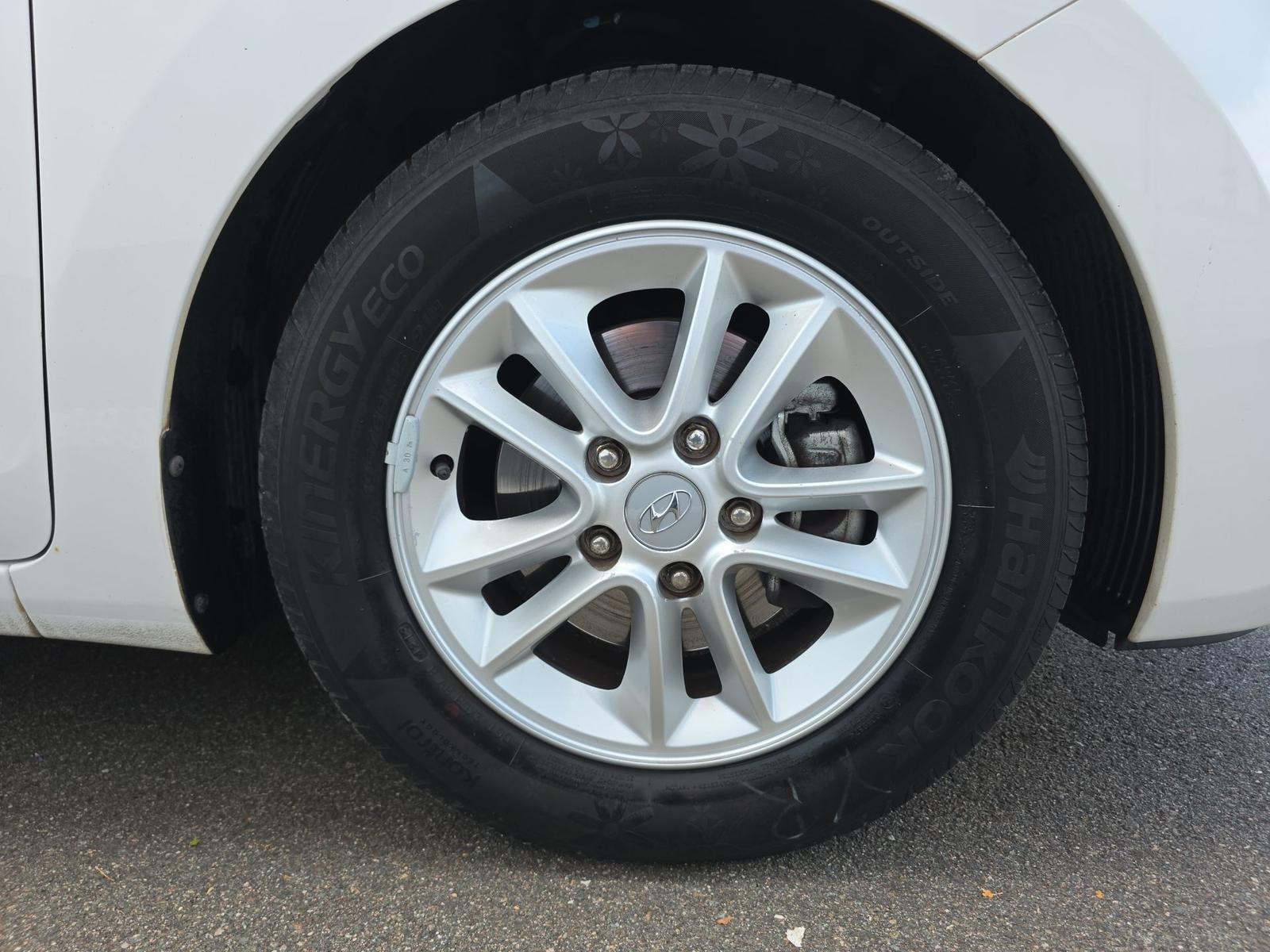 Hyundai i30 1.4 Classic Sitzheizung PDC Bluetooth Klima