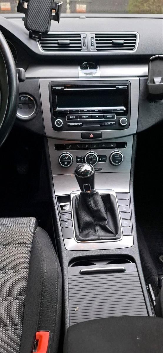 Volkswagen Passat 2012 — photo 11