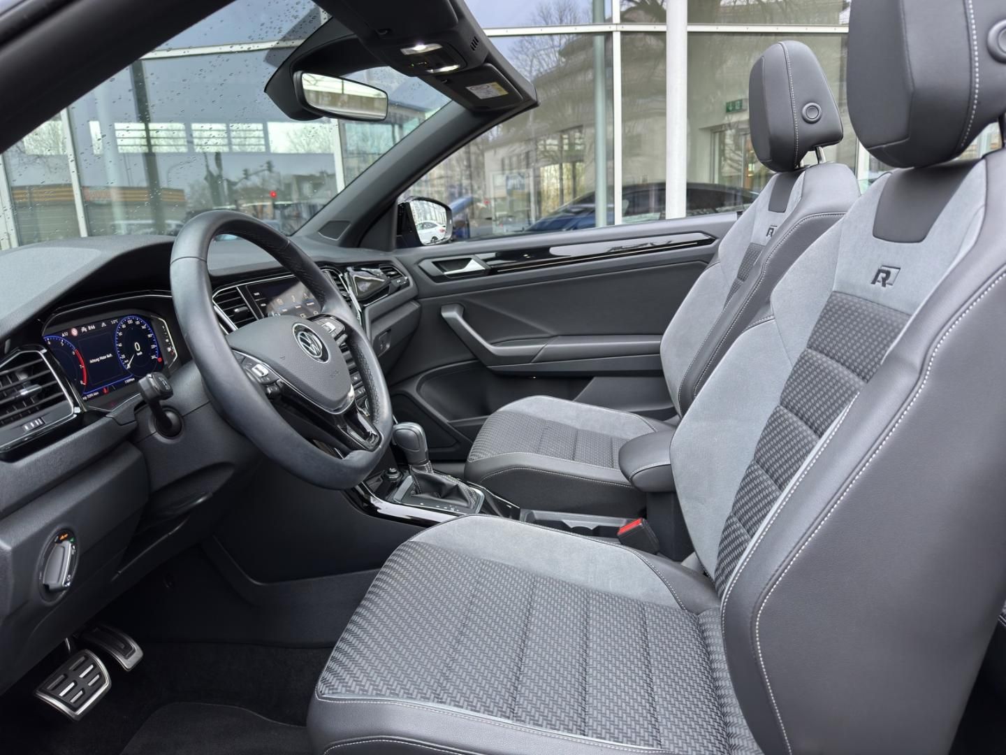 Fahrzeugabbildung Volkswagen T-Roc Cabriolet R-Line "Edition Blue"1.5 TSI,DSG