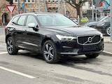 Volvo XC60 T5 R DESIGN AWD*PANO+AHK+LED* - Volvo XC60: Schwarz