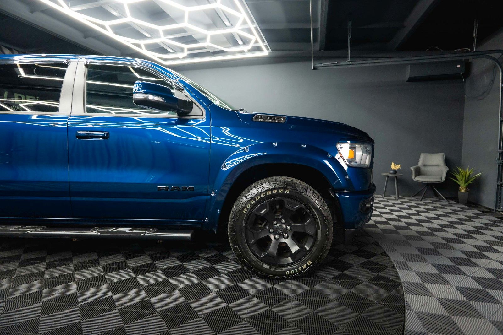 Fahrzeugabbildung Dodge RAM 5.7 V8 HEMI 4x4 OFFROAD Night-Paket *LED*