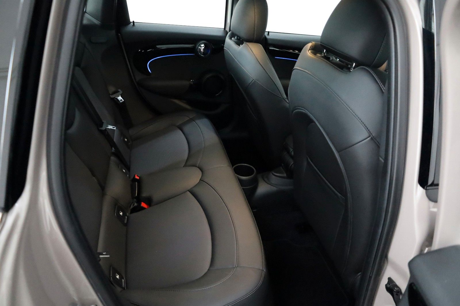 Fahrzeugabbildung MINI COOPER Mini 5-trg,Leder,Navi,Panorama,LED