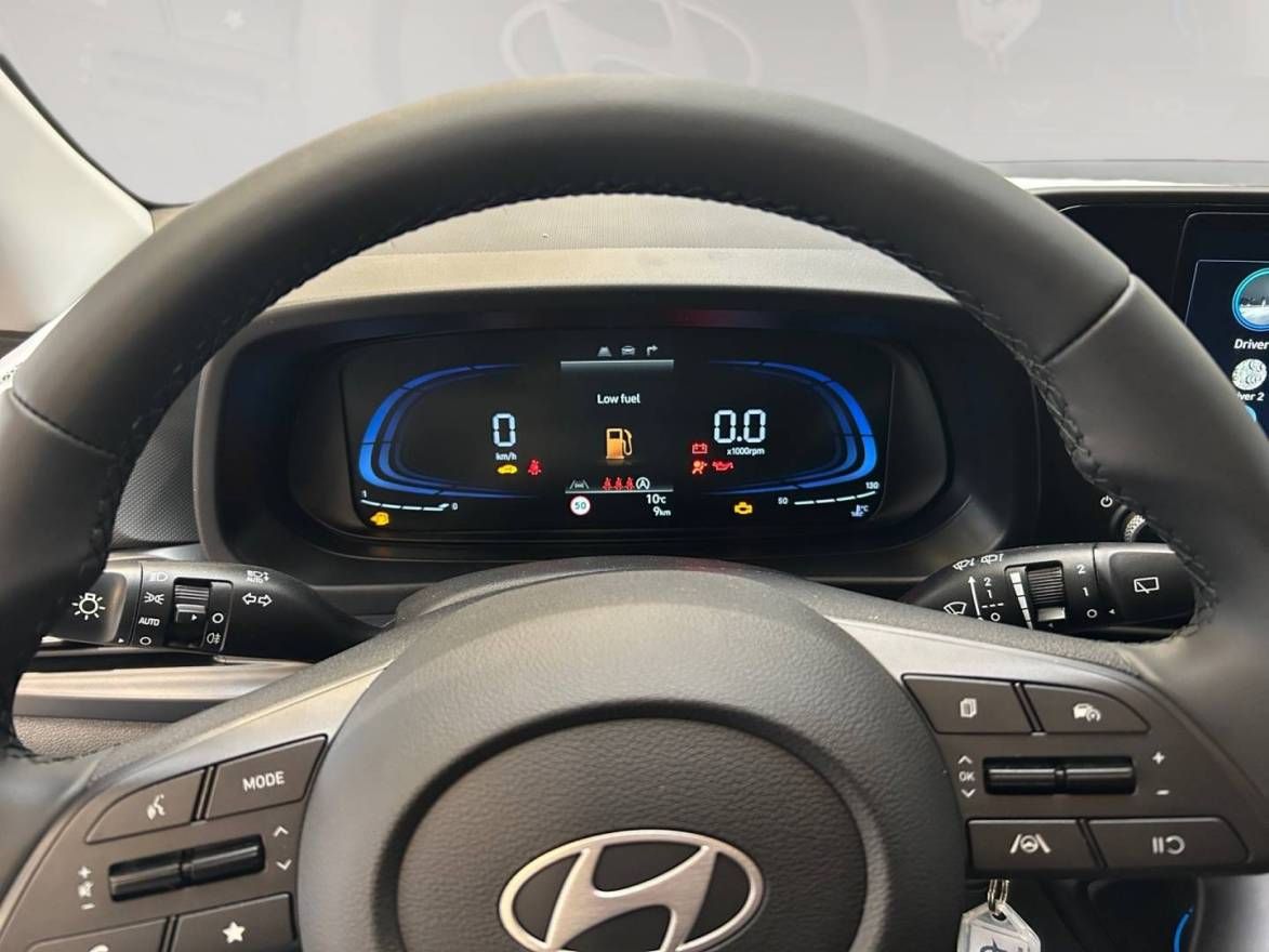 Fahrzeugabbildung Hyundai BAYON  Select PDC Klima Navi Rückfahrkamera