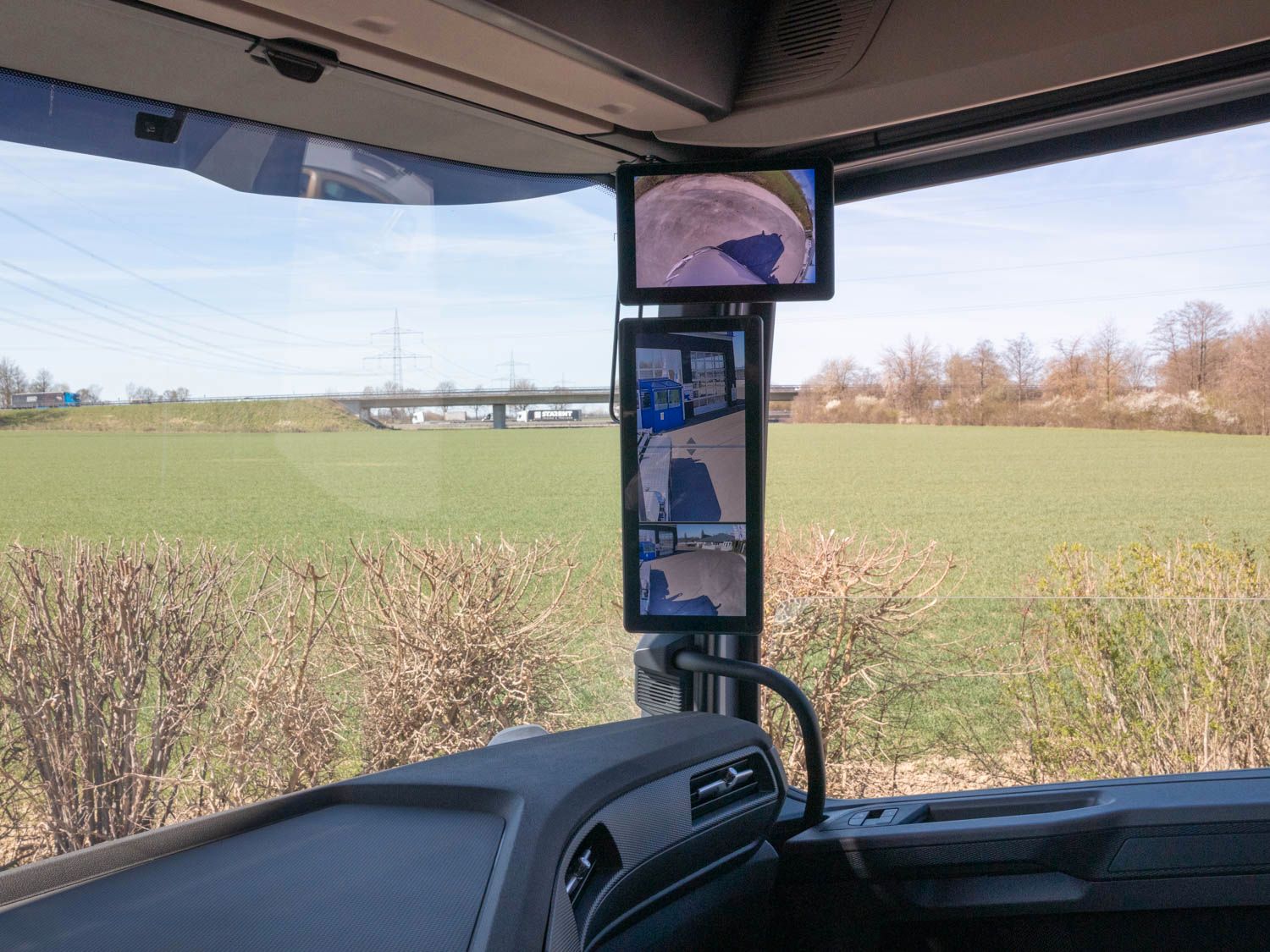 Fahrzeugabbildung DAF XF 530 FAW mit VDL Abrollkipper