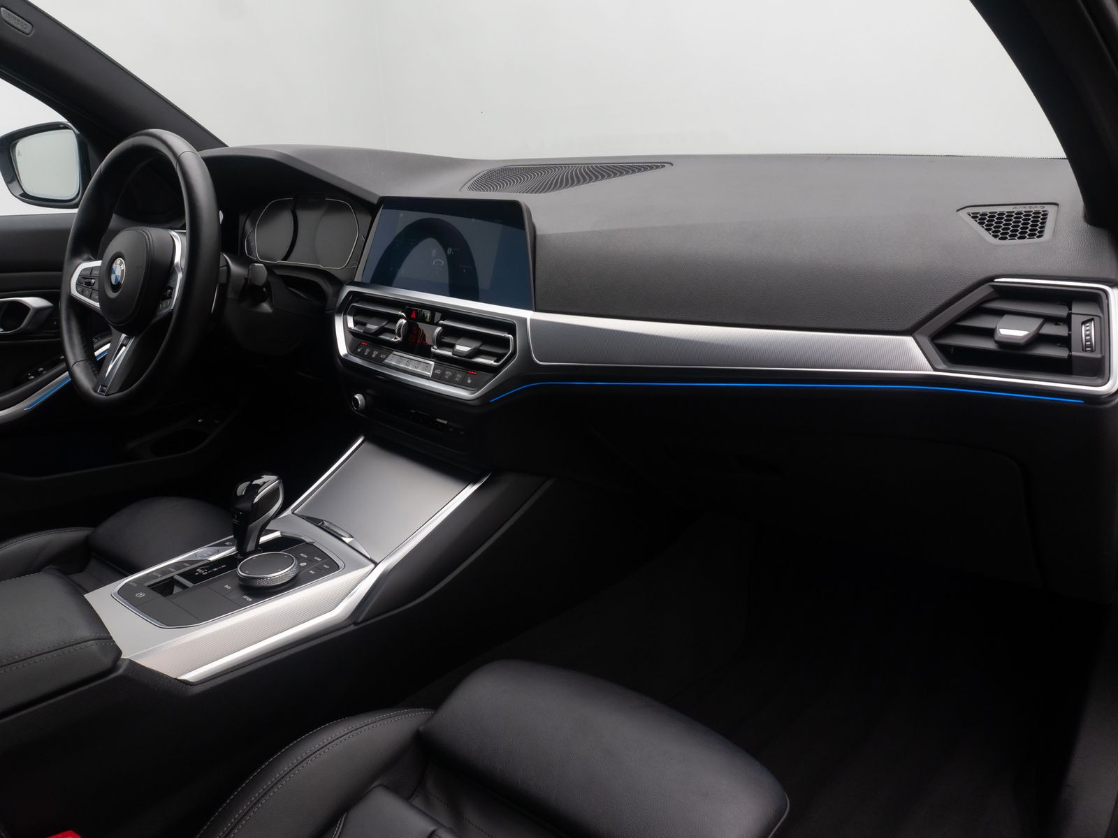 Fahrzeugabbildung BMW 330e M Sport DAB HiFi Komfort Individual 18Zoll