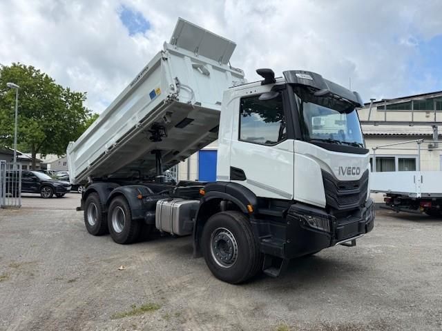 Fahrzeugabbildung Iveco X-Way AD300X54Z HR OFF Dreiseitenkipper
