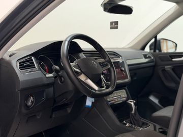 Volkswagen Tiguan - 10