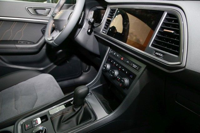 Fahrzeugabbildung SEAT Ateca VZ 4Drive PANO AHK