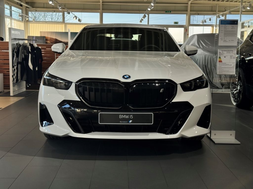 BMW i5 — fotografia 2