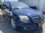 Toyota Avensis Kombi 2.2 D-CAT Executive - Toyota Avensis in Chemnitz