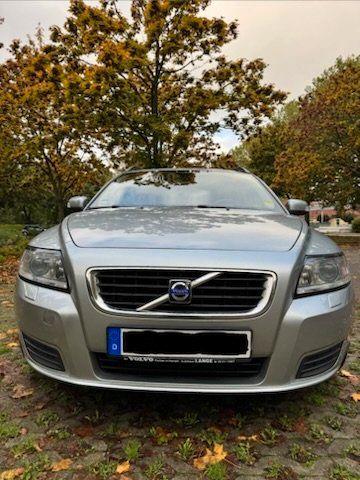 Volvo V50 2008 — салон