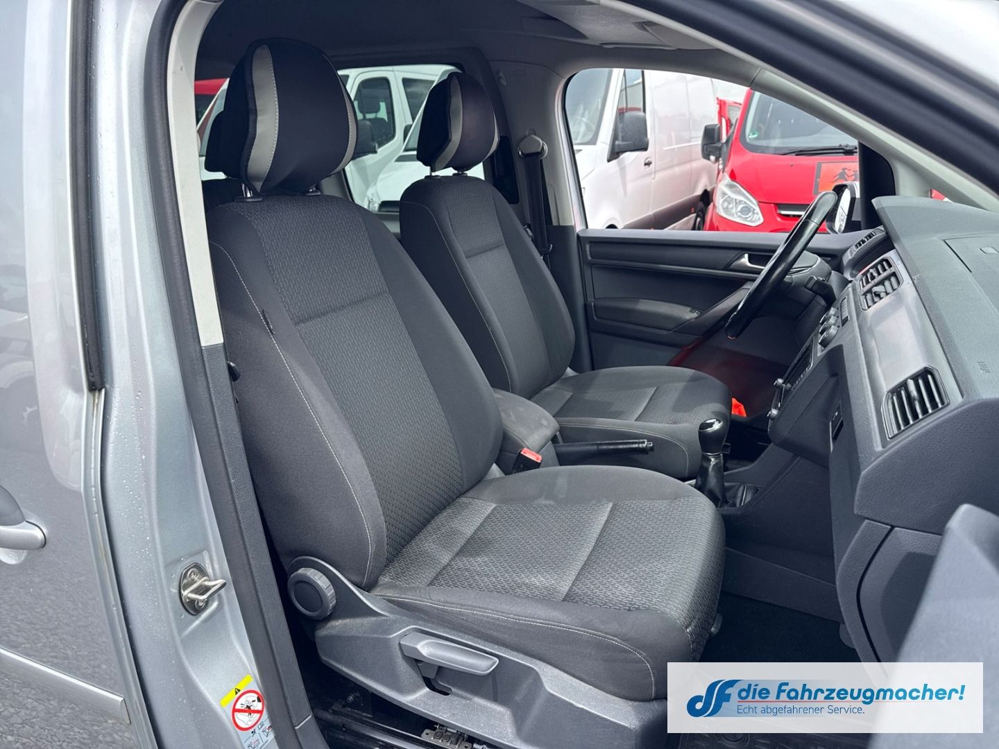 Fahrzeugabbildung Volkswagen Caddy Maxi Trendline BMT Mehrzonenklima *EXPORT