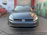 Volkswagen Golf 2.0 TDI Highline Matrix PANO FINANZIERUNG - Volkswagen: 0 Finanzierung