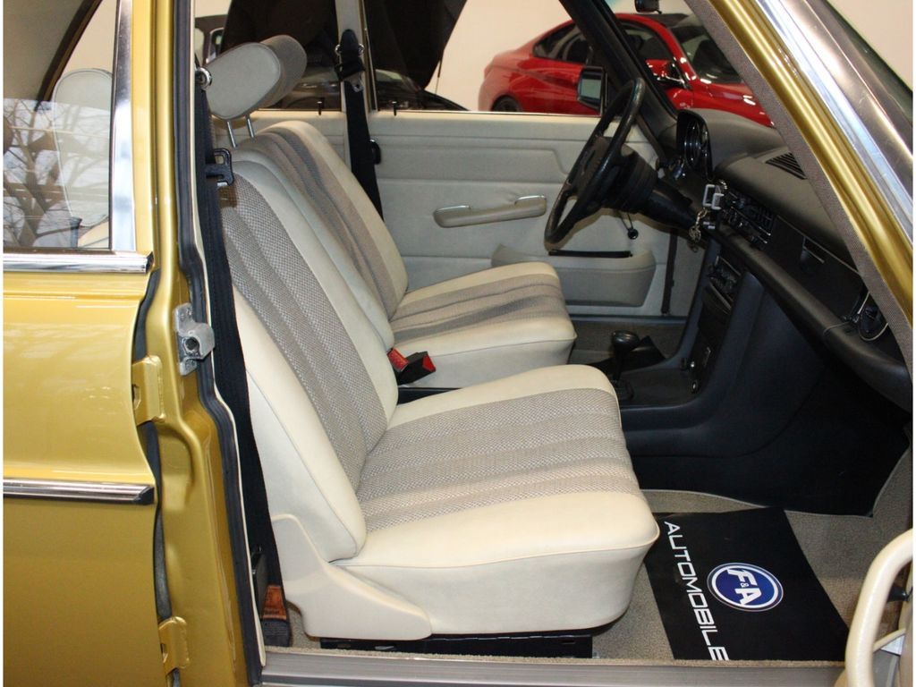 Fahrzeugabbildung Mercedes-Benz 200 W 115 Strich 8*Voll Restauriert*Note 2+