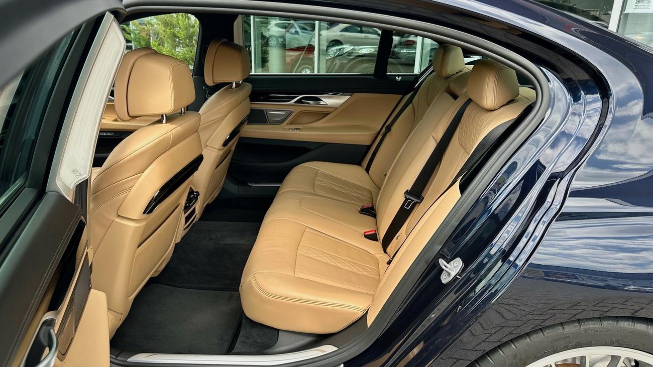 Car Image 21