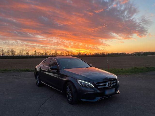 MERCEDES-BENZ Mercedes Benz W205 C220D Limousine / Tausc...