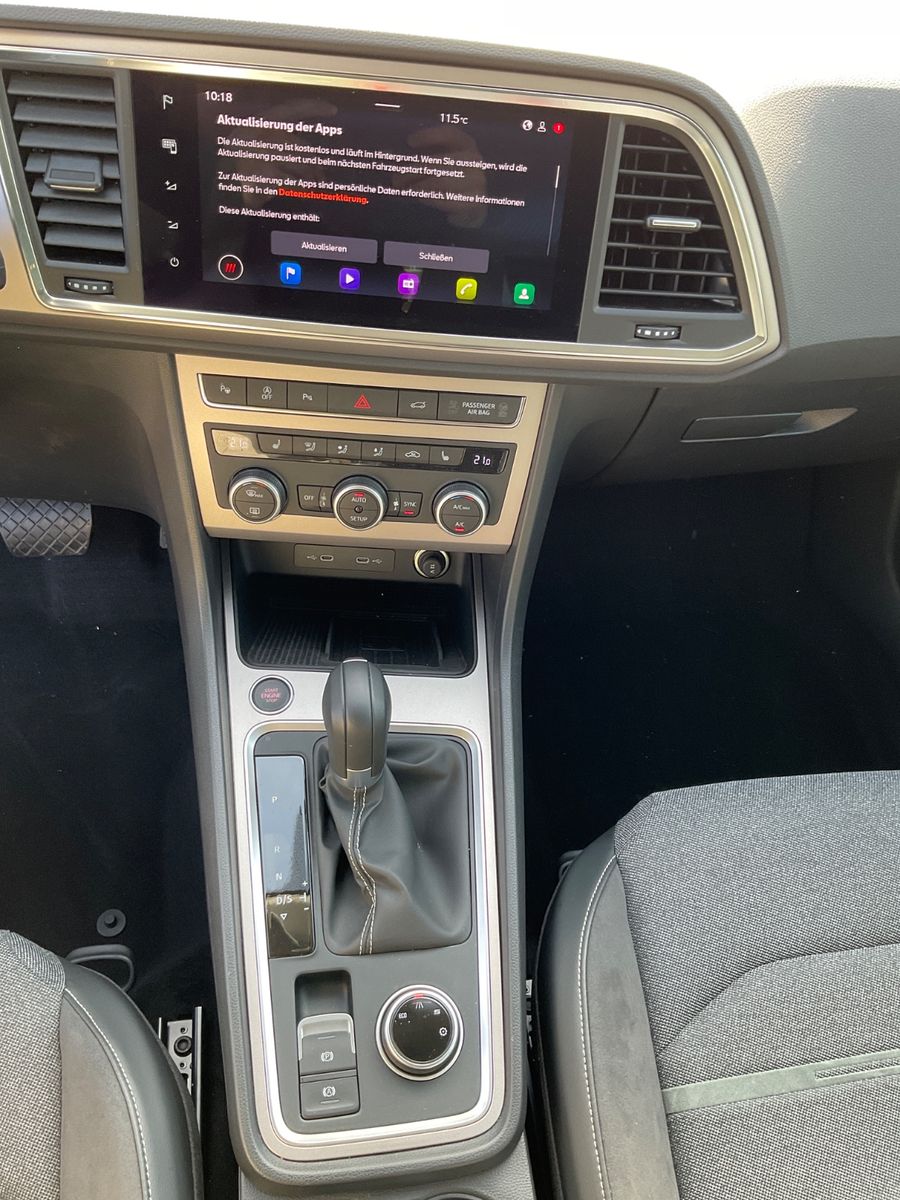 Fahrzeugabbildung SEAT Ateca 1.5 TSI Xperience DSG,LED,Kamera,Navi,GJR