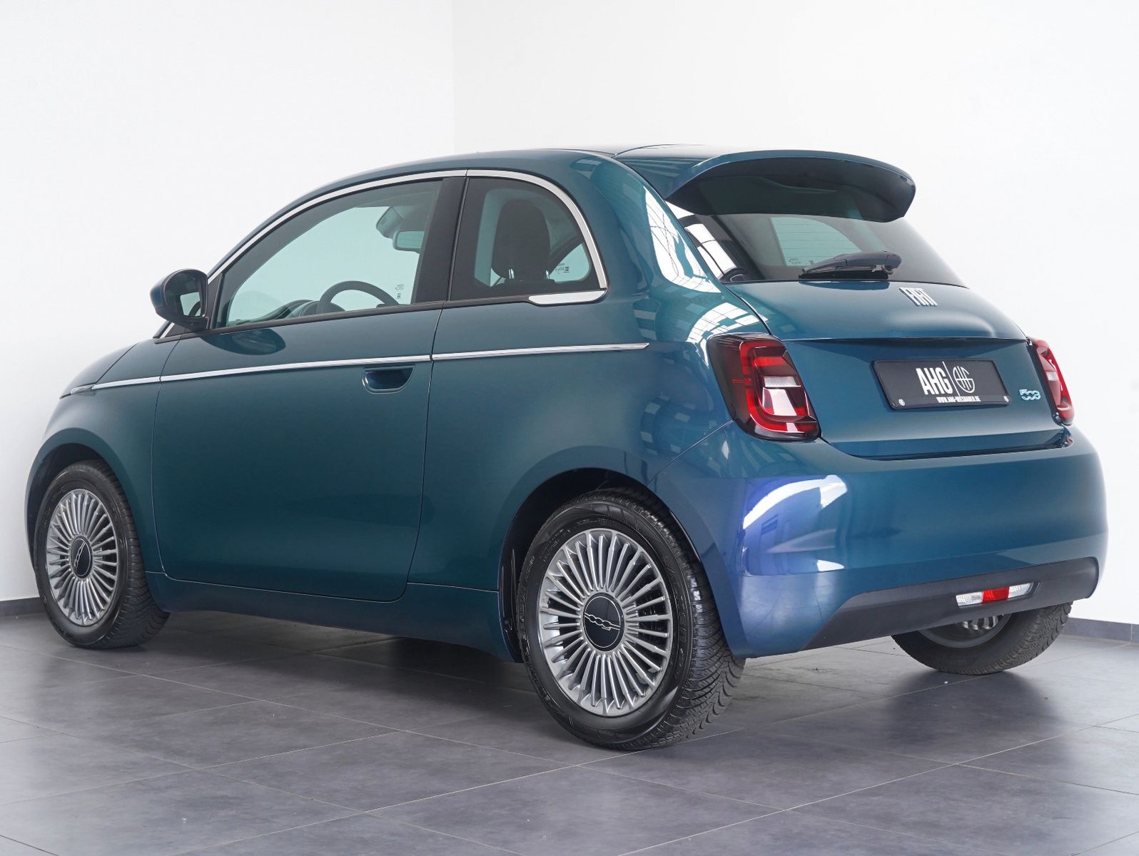 Fahrzeugabbildung Fiat 500e 87KW/42kWh/DC-LADEN/CARPLAY/DAB/SOH