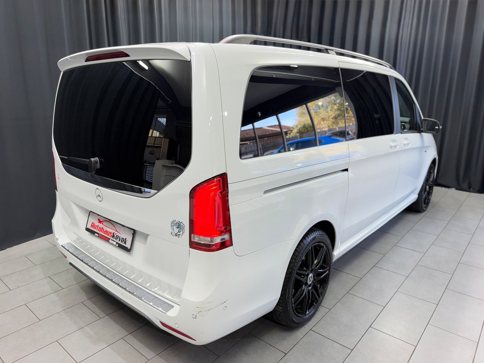 Fahrzeugabbildung Mercedes-Benz V250d NIGHT EDITION 4MATIC lang AMG-LINE|360°|