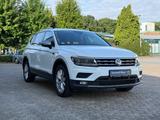 Volkswagen Tiguan Allspace 1.5 TSI ACT Comfortline AHK*GJR - Volkswagen Tiguan Allspace Comfortline mit Benzin-Antrieb