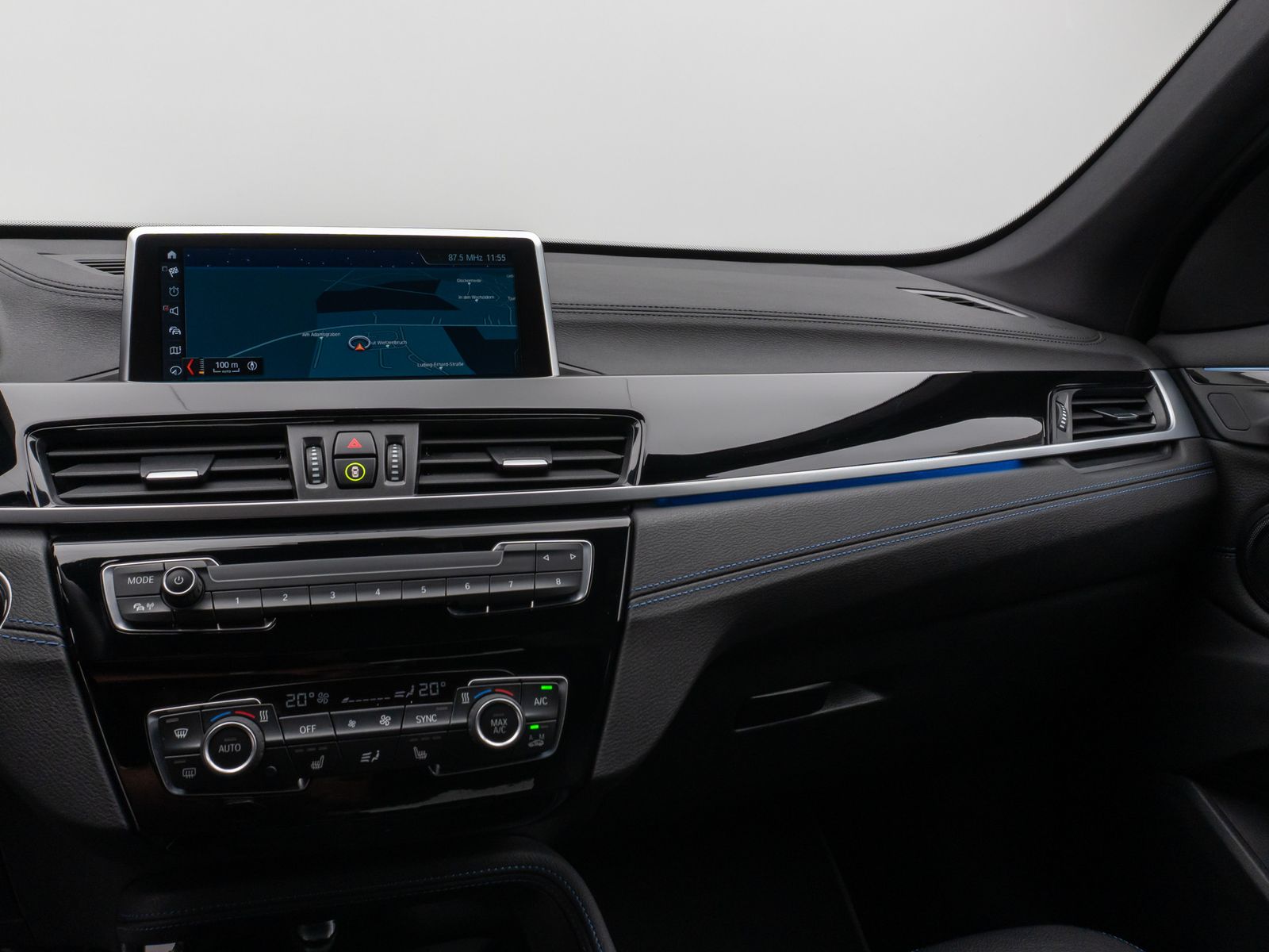 Fahrzeugabbildung BMW X1 xD25e M Sport Kamera Navi DAB HiFi DrivAssist
