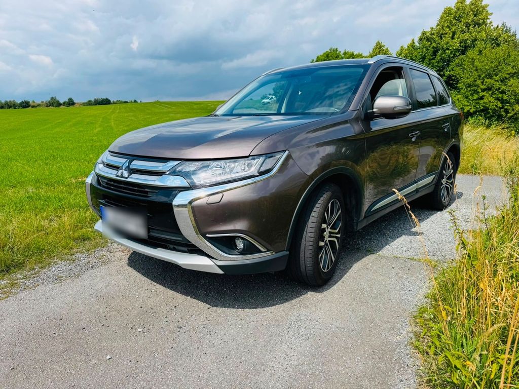 Image of Mitsubishi Outlander