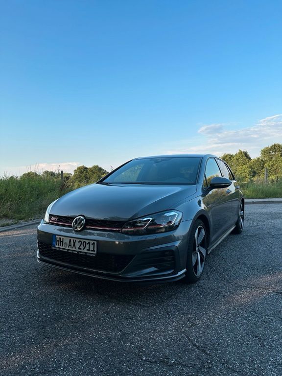 Image of Volkswagen Golf