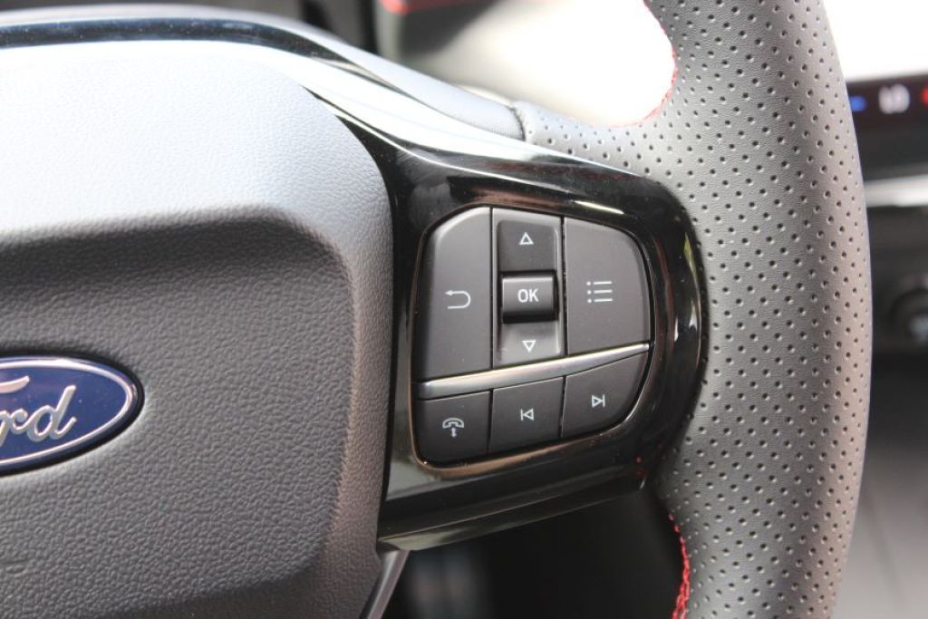 Fahrzeugabbildung Ford Puma ST-LINE Neues Modell