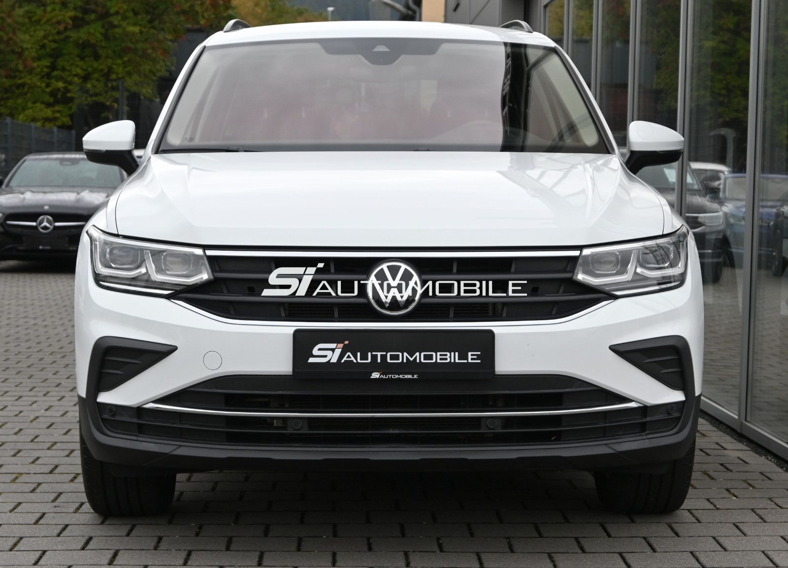 Fahrzeugabbildung Volkswagen Tiguan 2.0 TDI DSG 4MOT Life °ACC°AHK°HUD°STHZ°