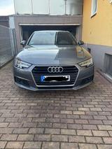 Audi A4 Limousine 40 TFSI S tronic  - Audi A4 mit Benzin-Antrieb: Grau, Alcantara, mit Apple Carplay
