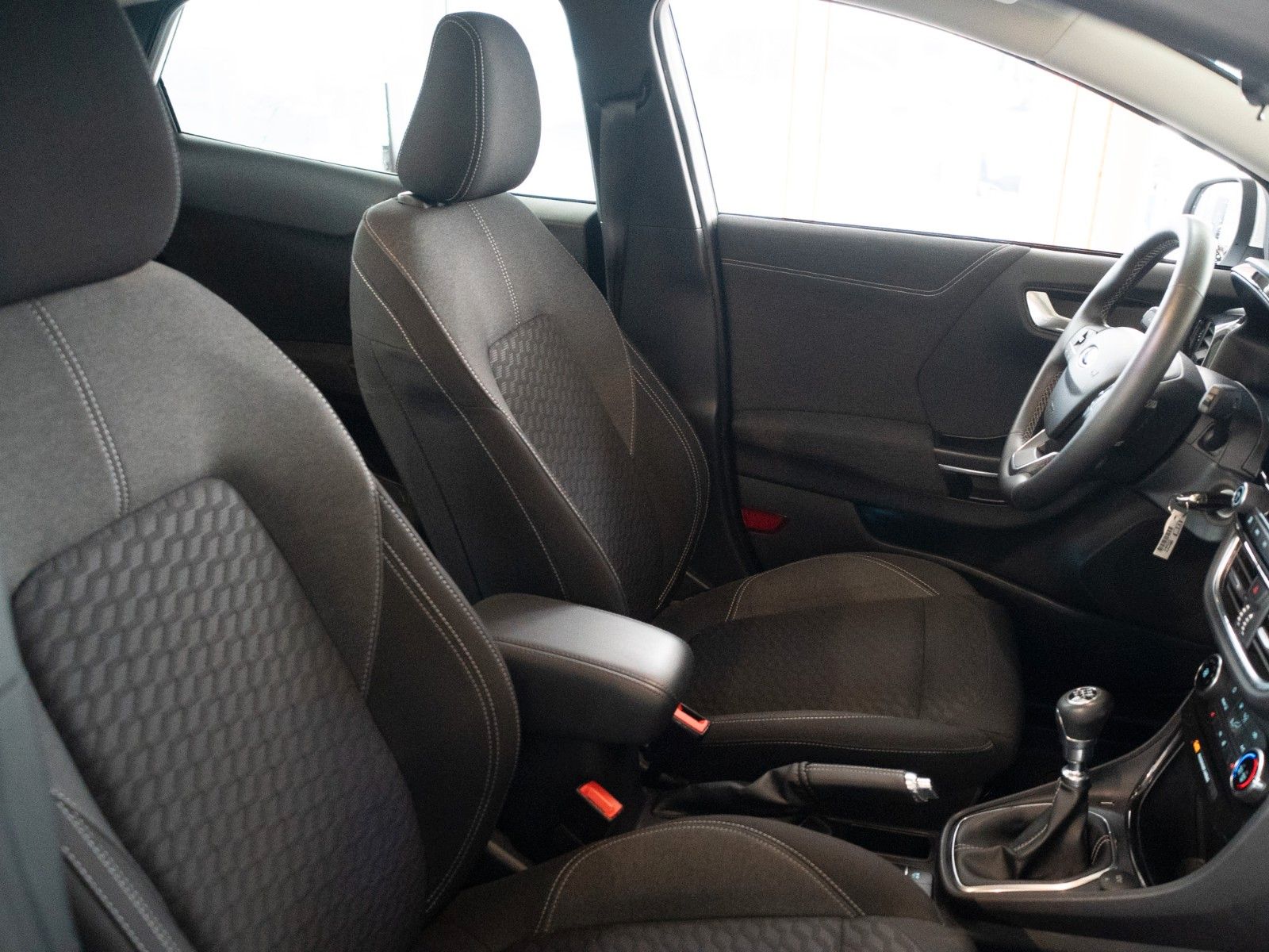 Fahrzeugabbildung Ford Puma Titanium WINTER-P/KAMERA/LED/NAVI/DAB