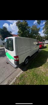Volkswagen VW T5 Transporter mit Anhängerkupplung - VW T5 Transporter Gebrauchtwagen in München