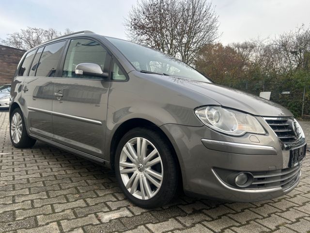 Volkswagen Touran Highline 1,4 TSI Automatik 7 Sitzer Navi