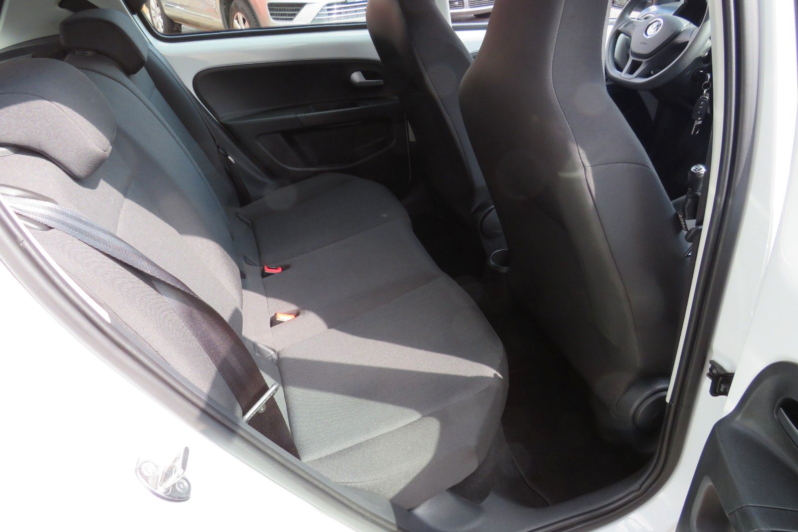 Fahrzeugabbildung Volkswagen up! 4T SITZH. GJ KLIMA TELVOR MAPS&MORE 1.HD