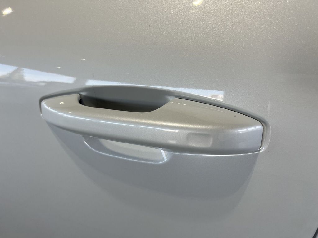 Volvo XC40 B3 Plus Dark ACC BLIS 360° H/K LED Navi SHZ