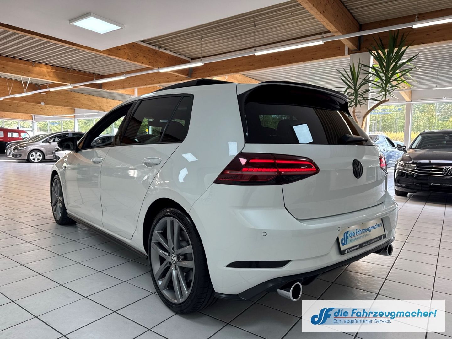 Fahrzeugabbildung Volkswagen Golf VII GTI DSG TOP-Panodach Navi VOLL-LED ACC