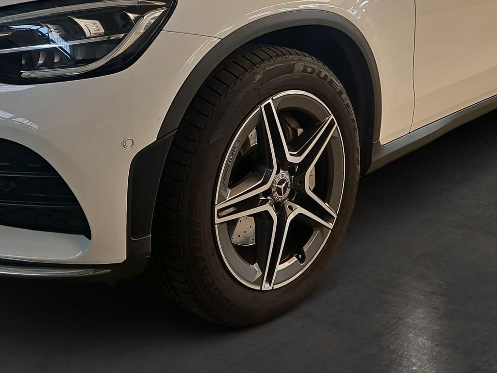 Fahrzeugabbildung Mercedes-Benz GLC 200 4M AMG Pano LED SHZ Sport el.Heck Ambie.