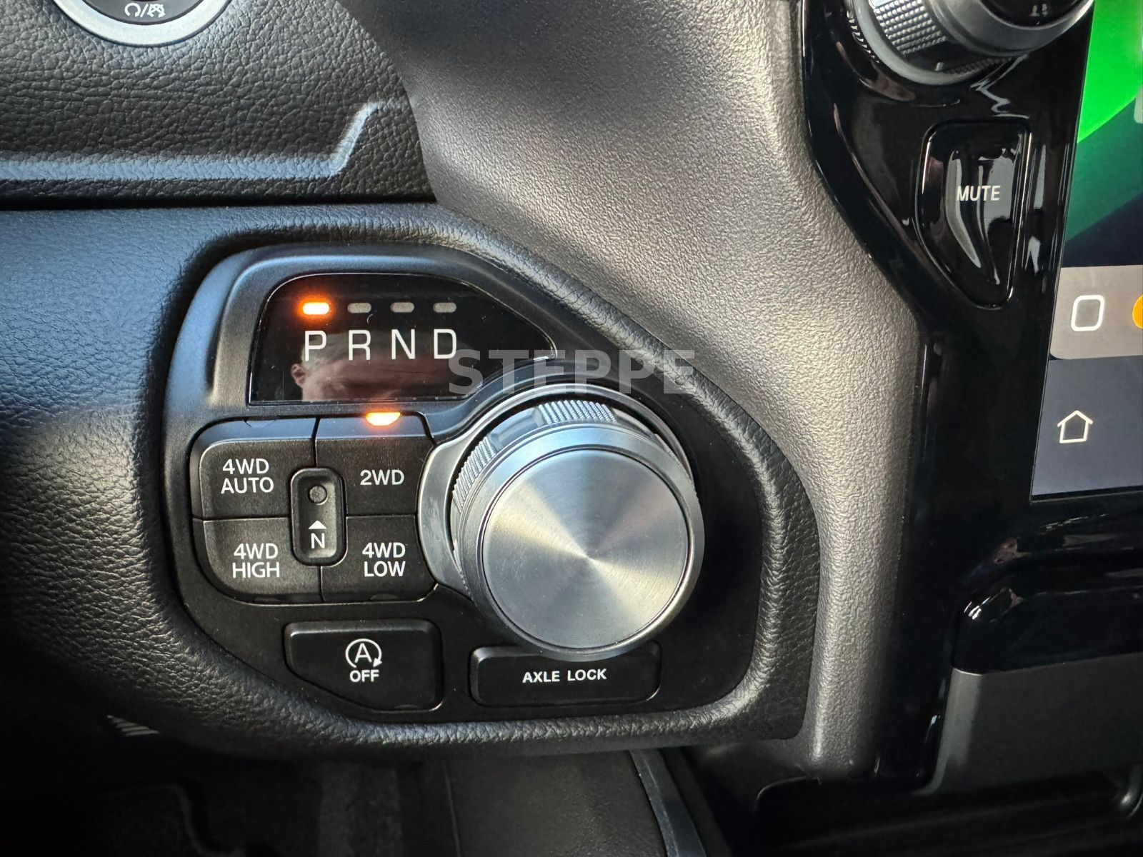 Dodge RAM 1500 5,7 V8  LARAMIE Sport Luftfed. AHK 20"