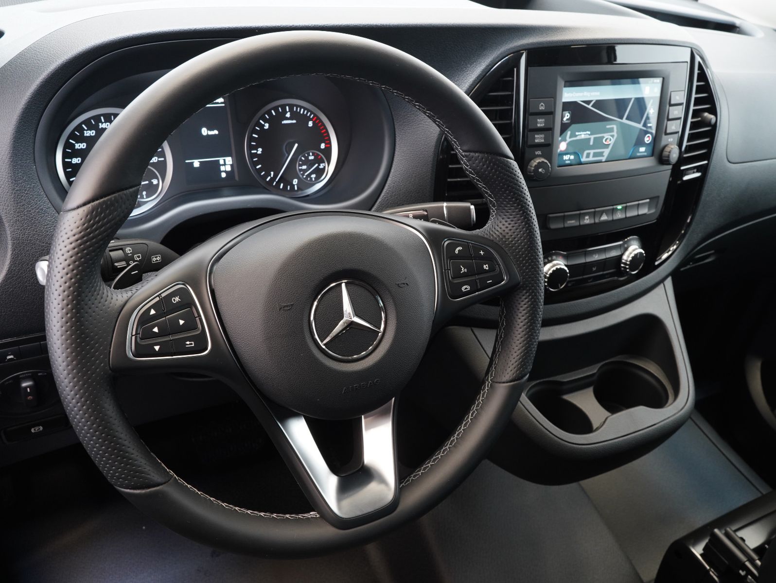 Fahrzeugabbildung Mercedes-Benz Vito Tourer 119 CDI Pro 4x4 lang PÖSSL VANSTAR