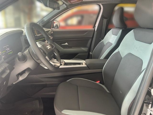 Fahrzeugabbildung Dacia Bigster EXTREME HYBRID 155 El. Panodach Navi Dig