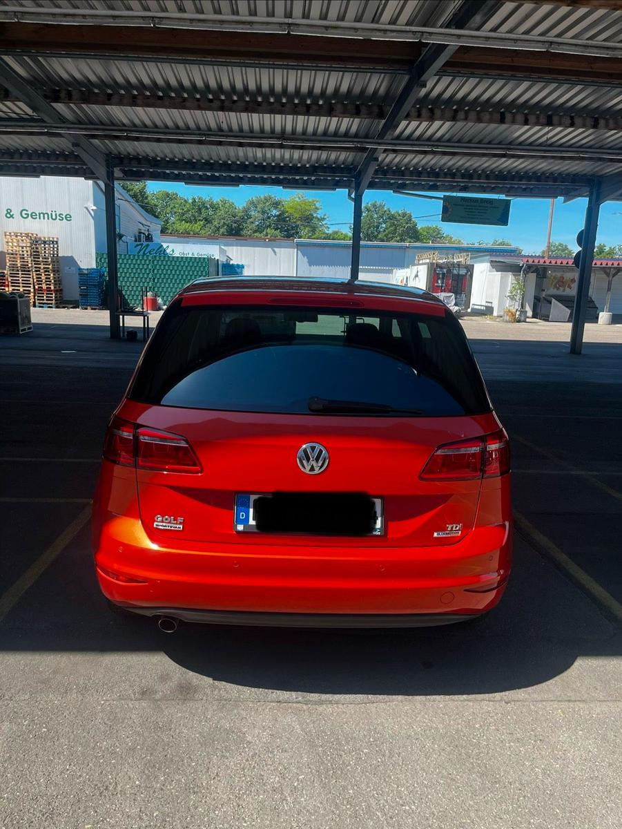 Volkswagen Golf Sportsvan 2015 — interior