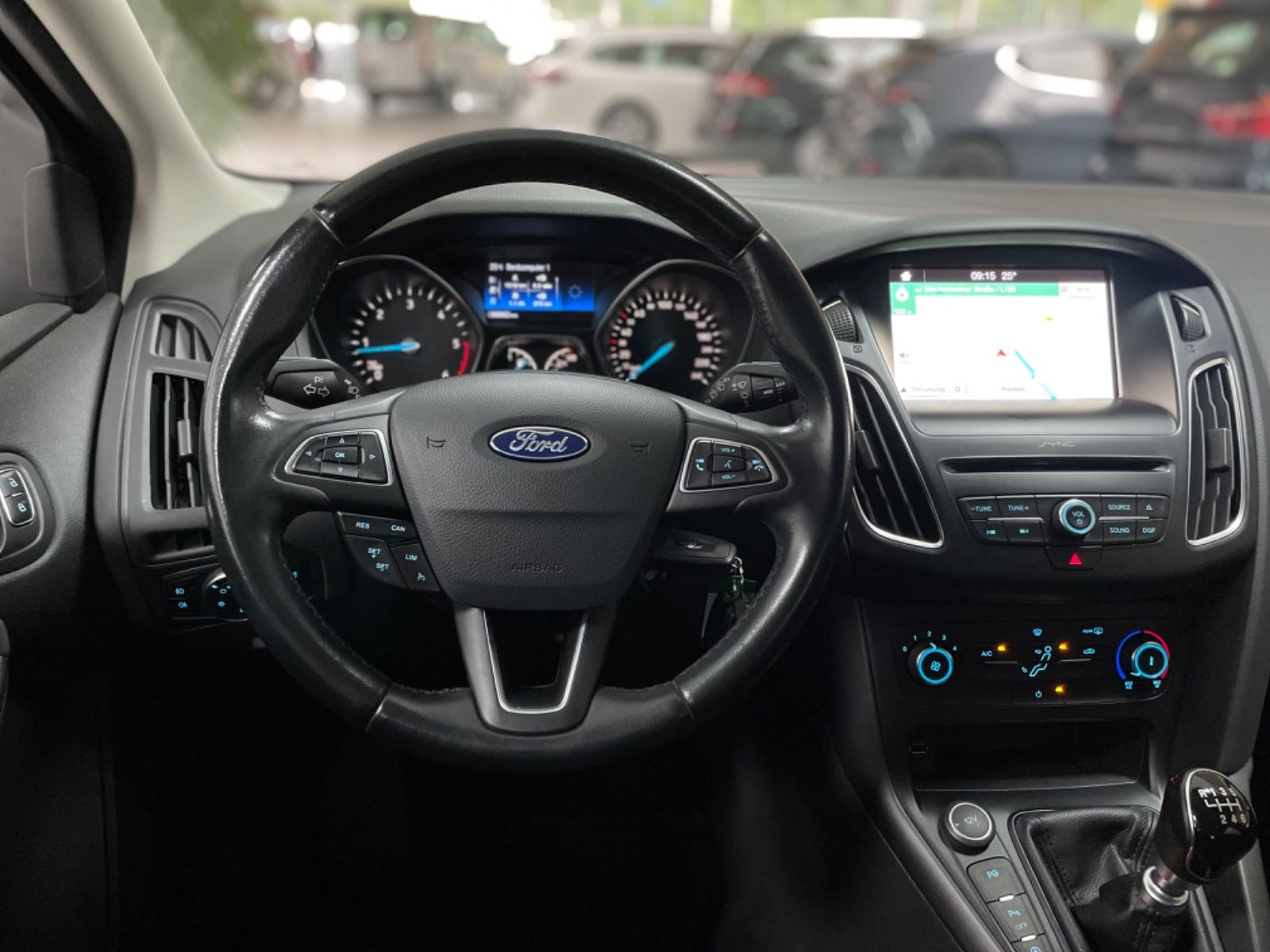 Fahrzeugabbildung Ford Focus Turnier Business Navi PDC