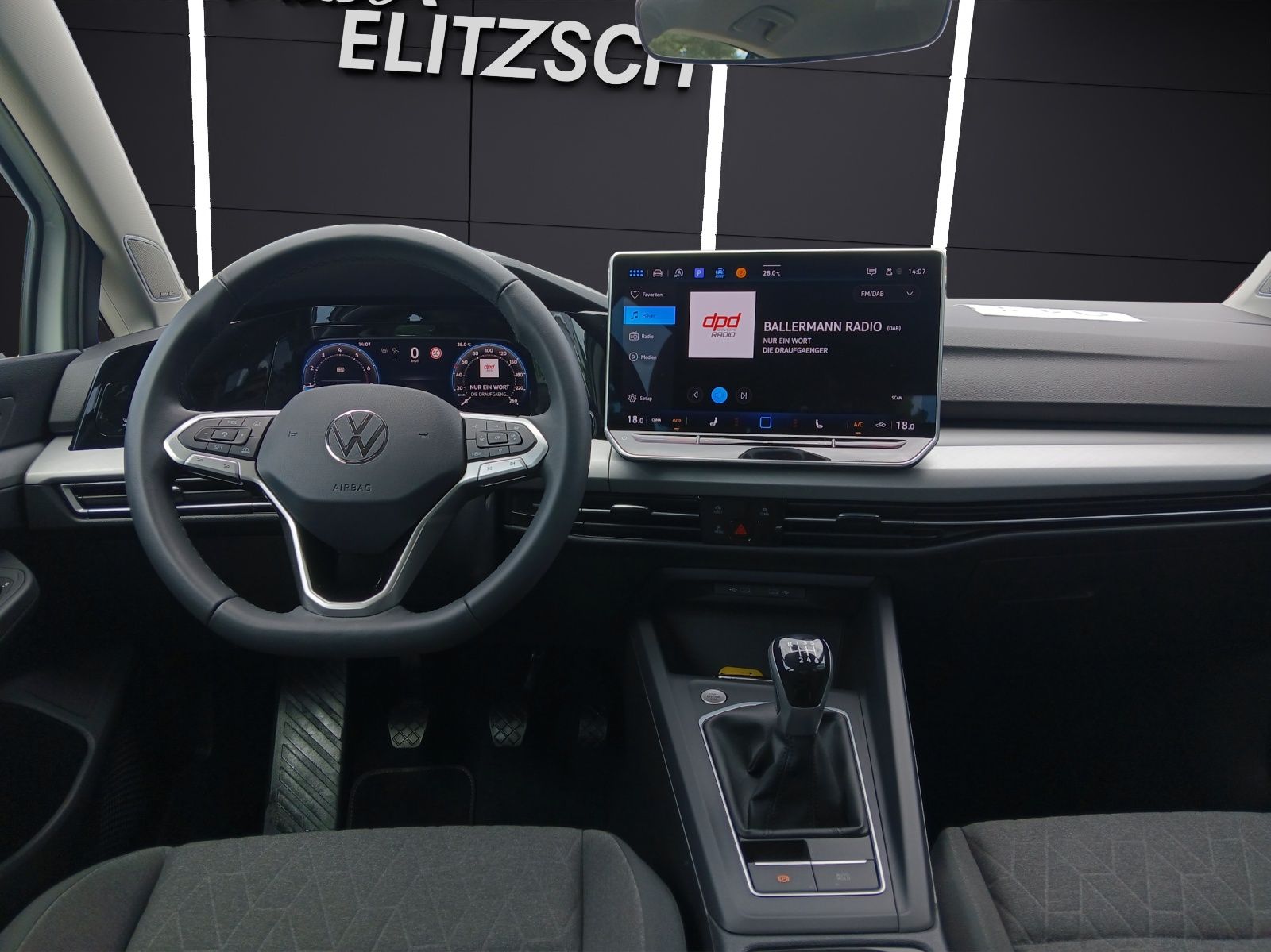 Fahrzeugabbildung Volkswagen Golf VIII TSI Goal LED Harman AID ACC PDC SH LM