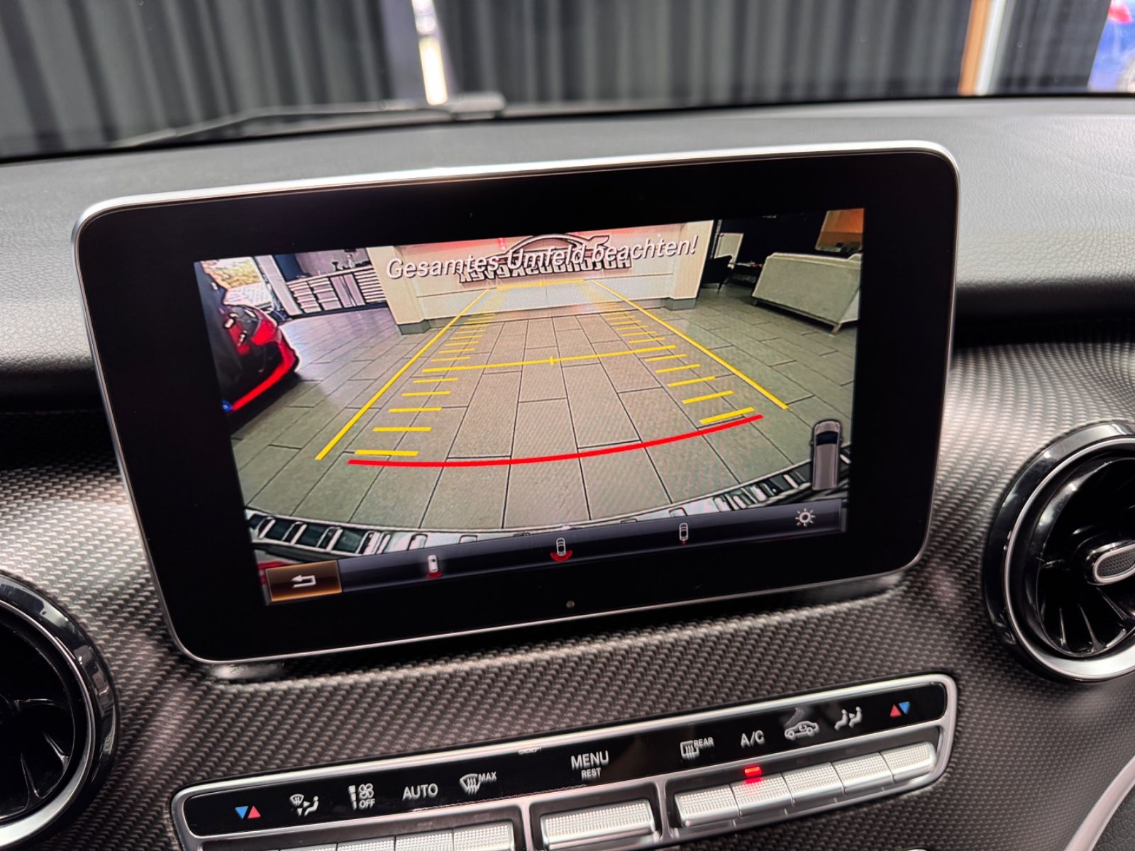 Fahrzeugabbildung Mercedes-Benz V 300d EDITION lang|AMG-LINE|7-SITZER|AHK|NAVI|