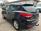 Hyundai ix35 2.0 CRDi 100 kW Premium 4WD - schwarze Hyundai ix35