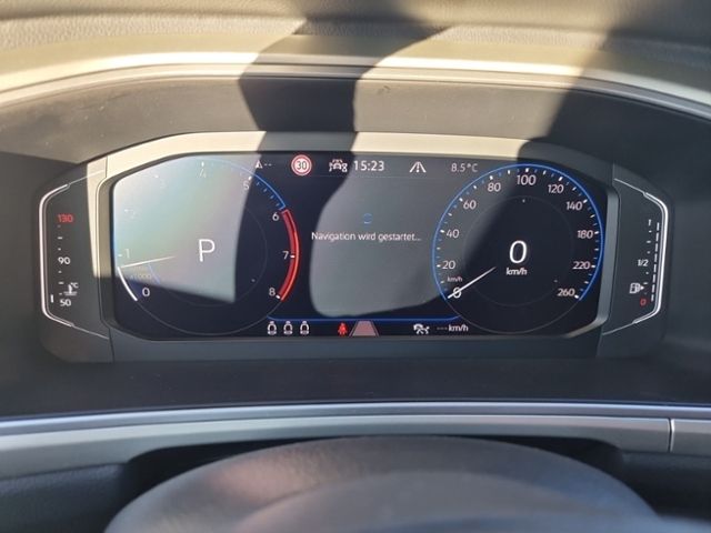 Fahrzeugabbildung Volkswagen T-Roc MOVE 1,5 TSI DSG NAVI AHK ACC DCP LED SHZ