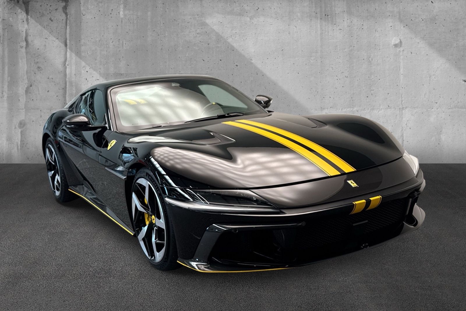 Fahrzeugabbildung Ferrari 12Cilindri Spider*Painted Stripe*Full Carbon*
